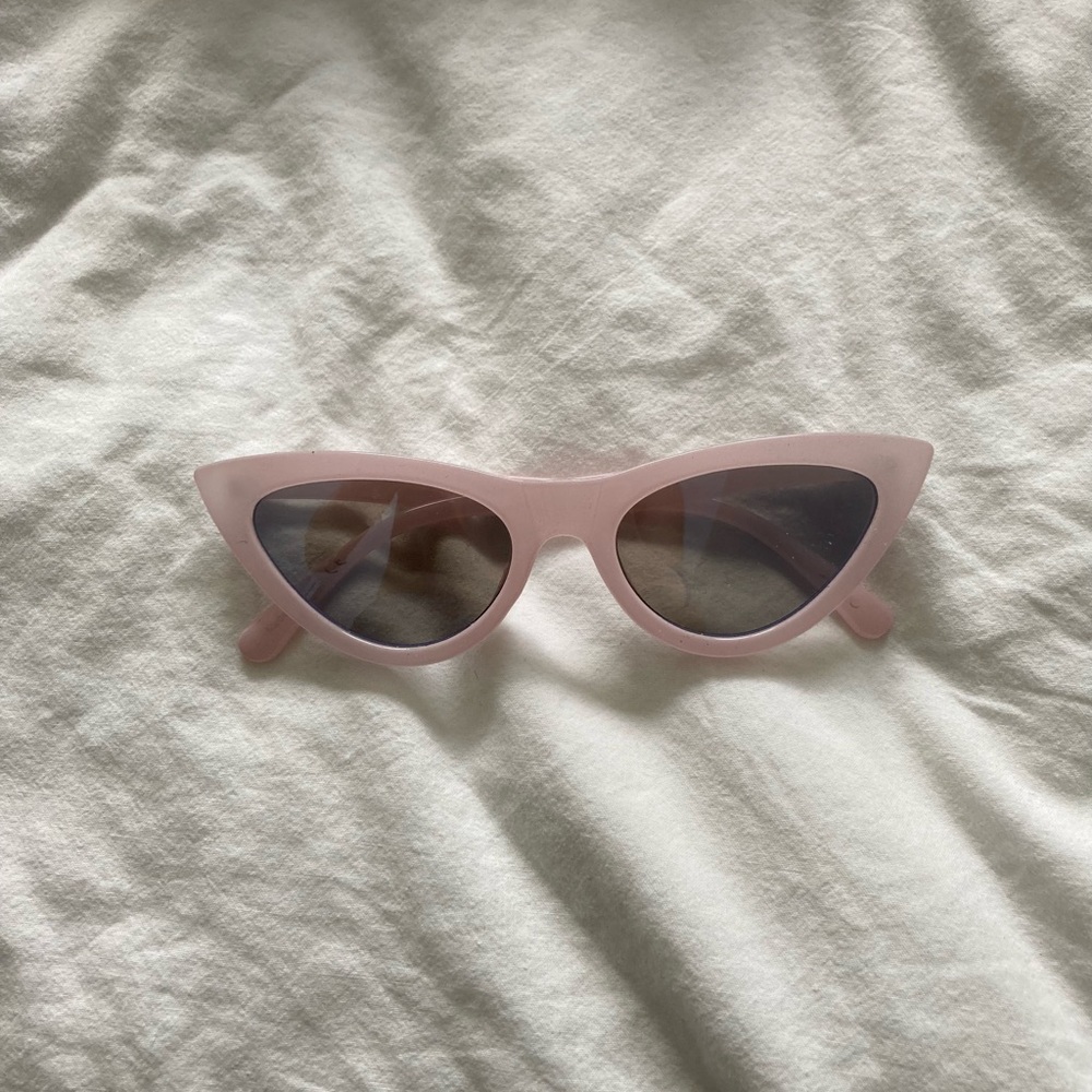 Pink pointy sunglasses